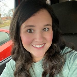 Meet your Posher, Whitney